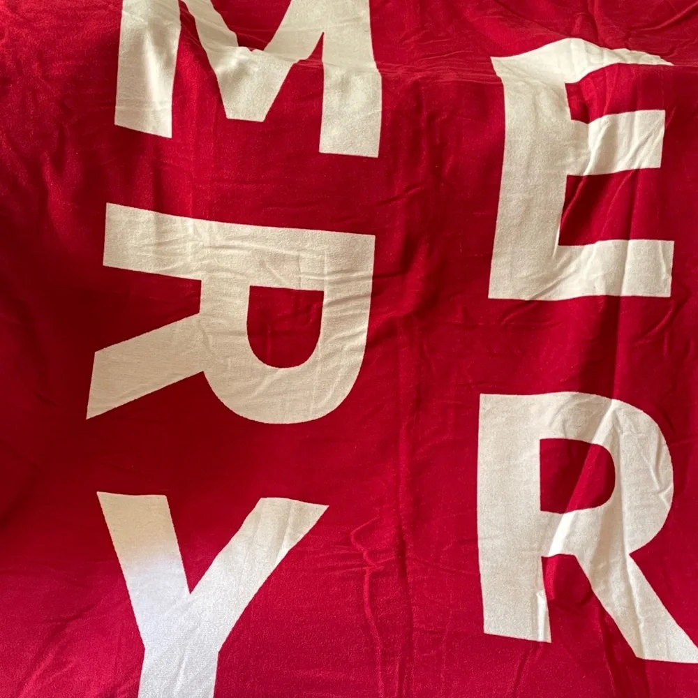 NWT Pottery Barn “MERRY” JACQUARD Red and White Holiday Throw w/Sherpa back